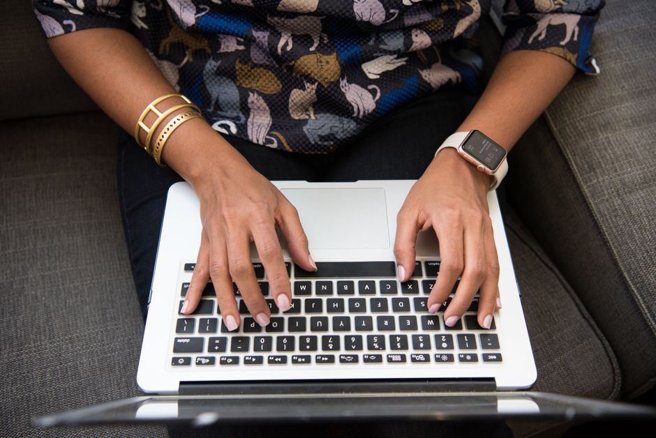 Mobile Workspace Tech For Digital Nomads: Mobile Work Gear That Survives Border Crossings and Bad Wi-Fi